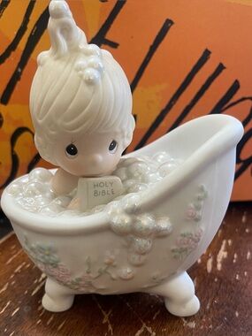 Precious Moments Porcelain Figurine”He Cleansed My Soul”